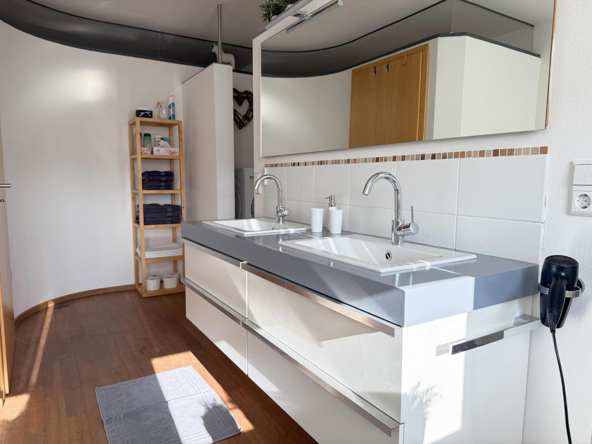 ממינגן Fe Wo Brunnen - 120 Qm - Ruhige Lage - Viel Natur- Komfortabel - Grosser Balkon Und Garten מראה חיצוני תמונה